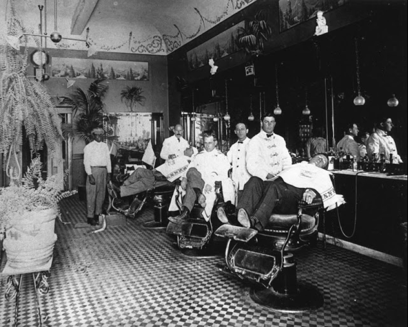 What did barbershops look like in the late XIX - early XX century