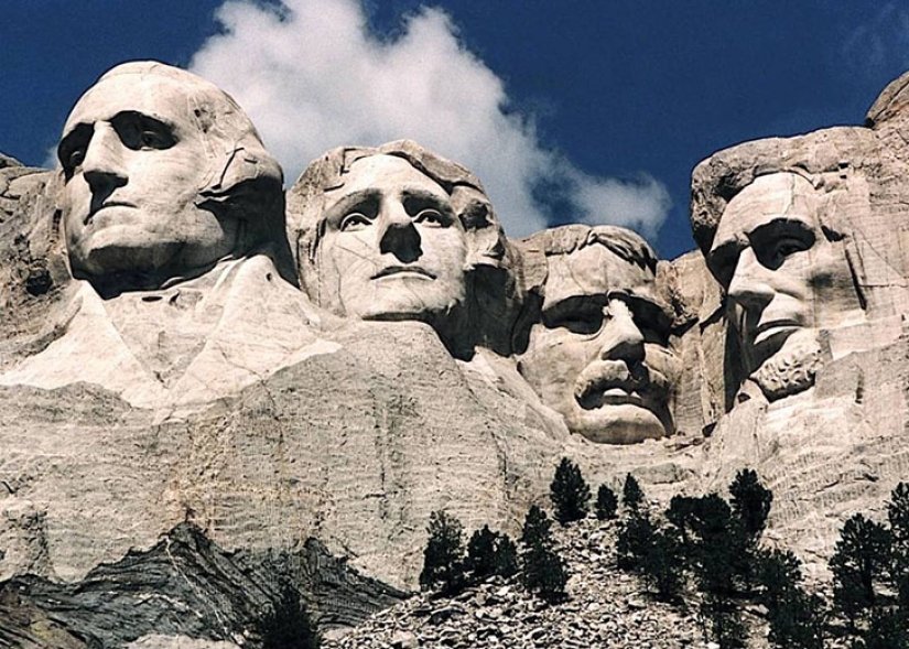 What did tourists ' favorite places look like a century ago