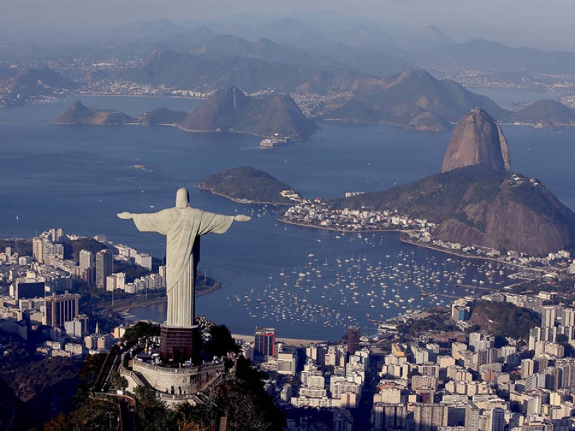 What did tourists ' favorite places look like a century ago