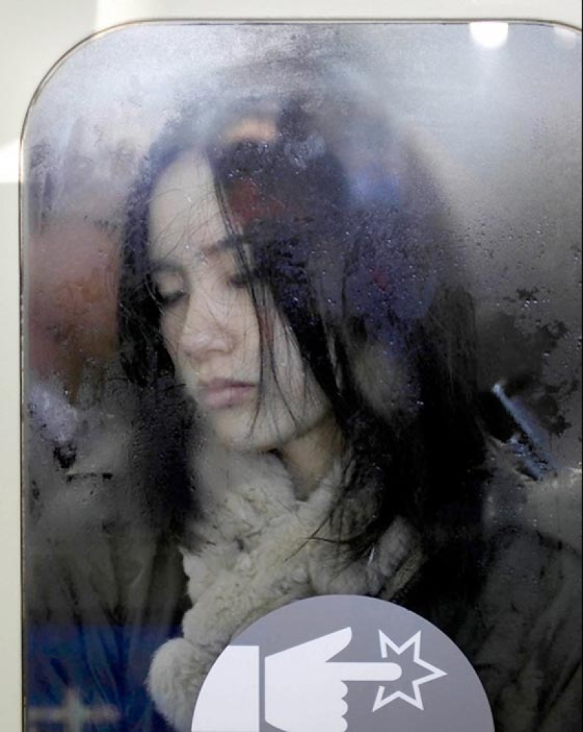 What does a normal crush in the Tokyo subway look like What does a normal crush in the Tokyo subway look like