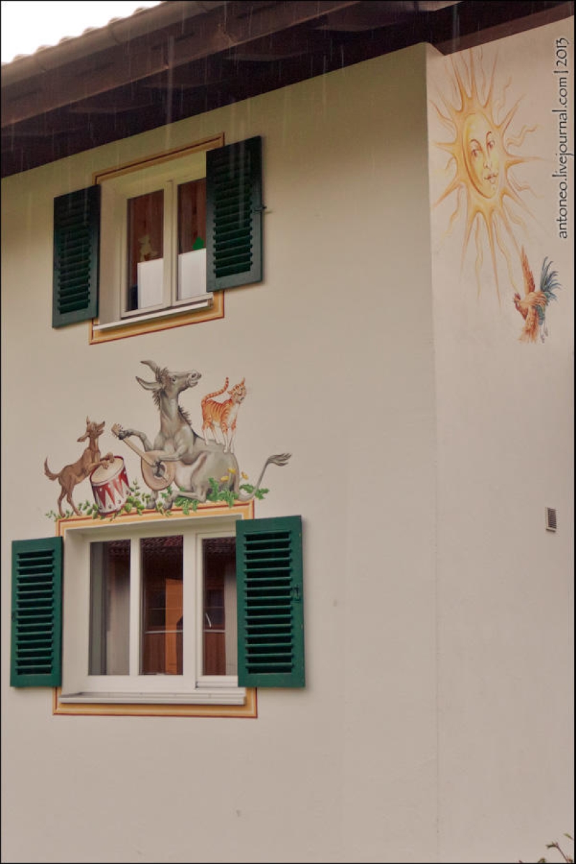 What does a painted Alpine village look like What does a painted Alpine village look like