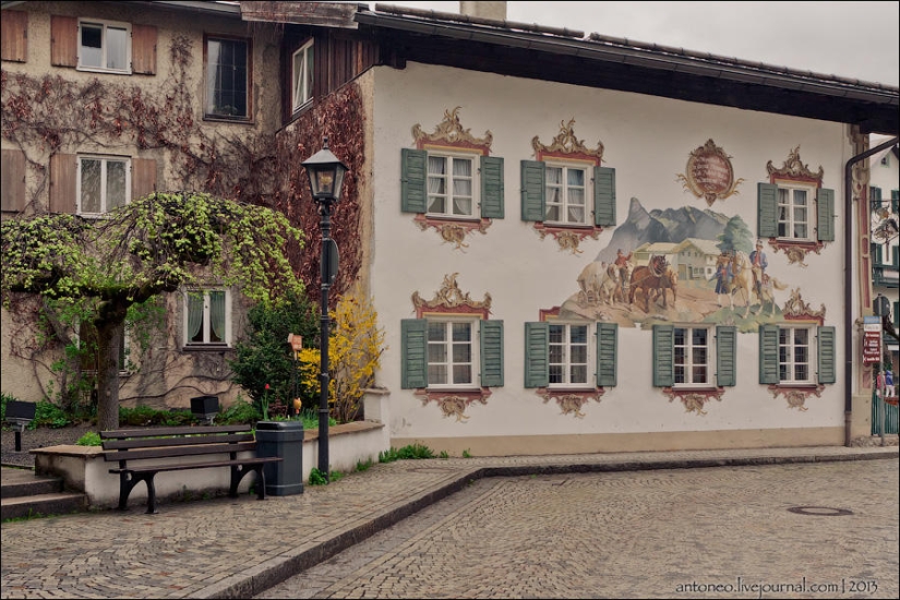 What does a painted Alpine village look like What does a painted Alpine village look like