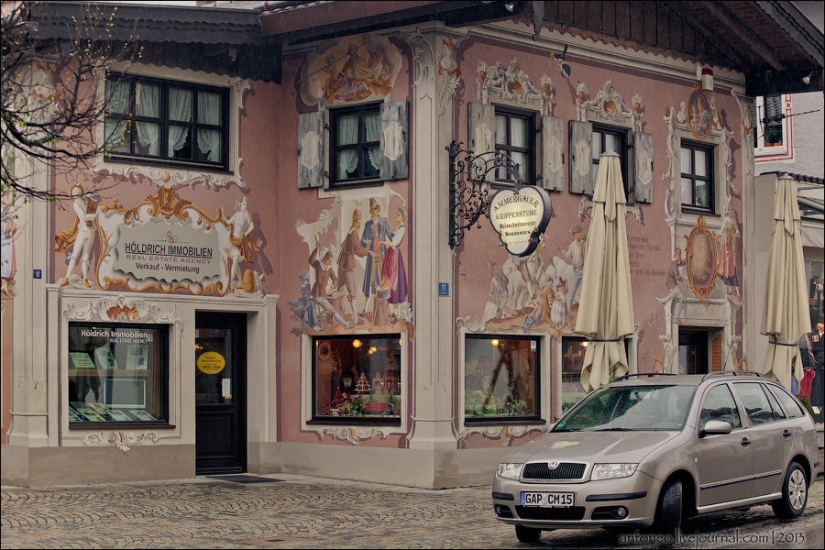 What does a painted Alpine village look like What does a painted Alpine village look like