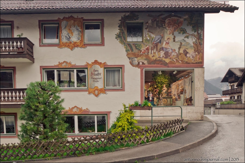 What does a painted Alpine village look like What does a painted Alpine village look like