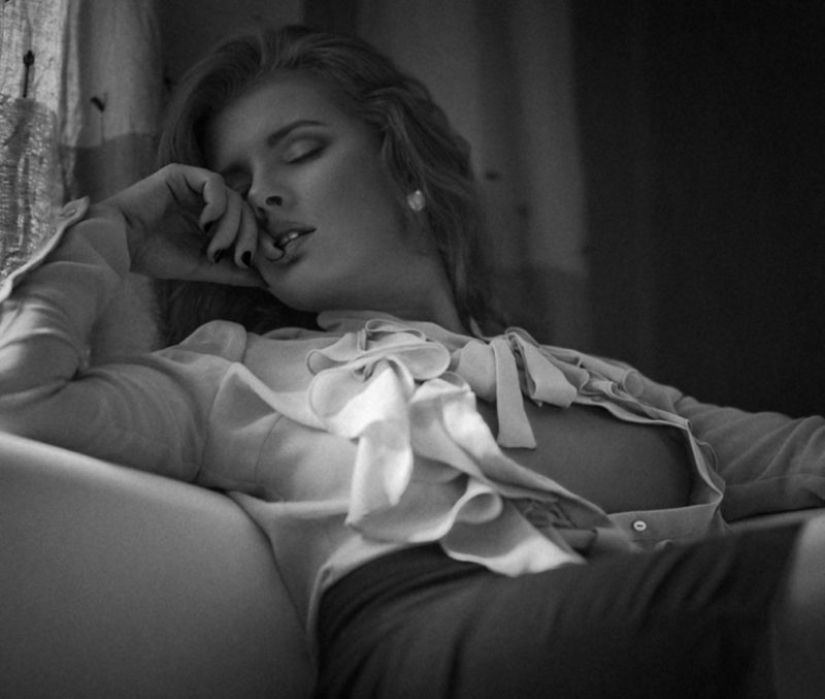 What does a woman want? Men shakes on a mustache! What does a woman want? Men shakes on a mustache!