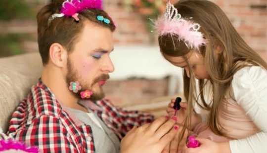 What does it mean to be a dad to a little girl What does it mean to be a dad to a little girl