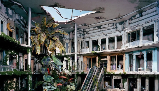 What does the end of the world look like — the artist makes terrifyingly realistic miniatures of a possible post-apocalypse