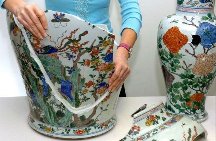 What happens if a valuable museum exhibit is accidentally damaged or destroyed? What happens if a valuable museum exhibit is accidentally damaged or destroyed?