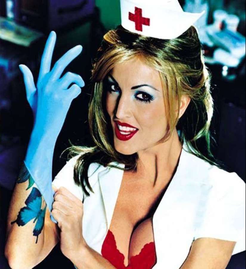 What is hidden behind the picture? Secrets of 12 covers of cult music albums What is hidden behind the picture? Secrets of 12 covers of cult music albums