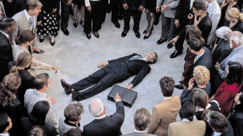 What is the "bystander effect" or Why does a person remain without help in a crowd What is the "bystander effect" or Why does a person remain without help in a crowd