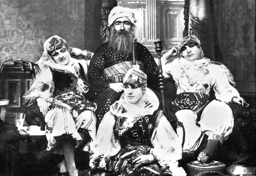 What Muslims were forbidden to do with concubines What Muslims were forbidden to do with concubines