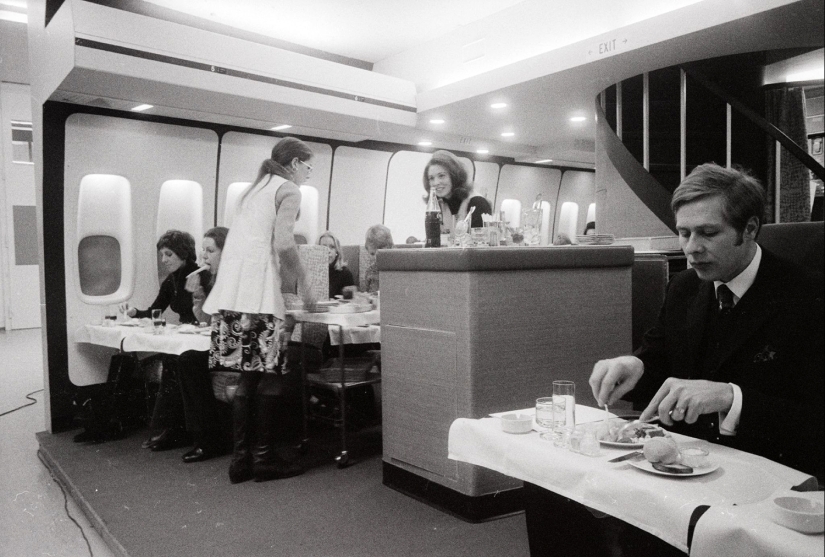 What the business class of a Swiss airline looked like in the 60s What the business class of a Swiss airline looked like in the 60s