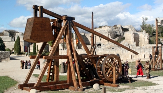 What the Trebuchet Can Do - The Throwing Weapon That Changed Warfare