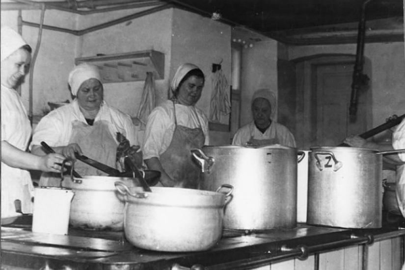 What to feed the children in the Soviet institutions What to feed the children in the Soviet institutions