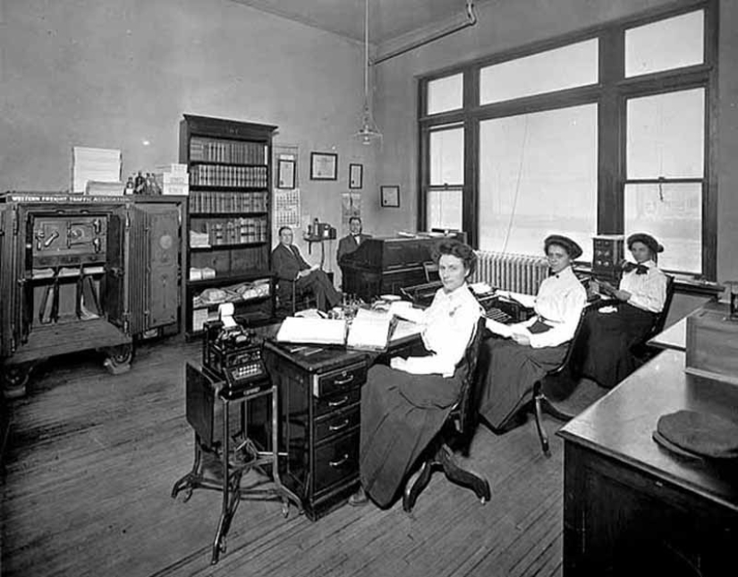 What were the offices like a hundred years ago What were the offices like a hundred years ago