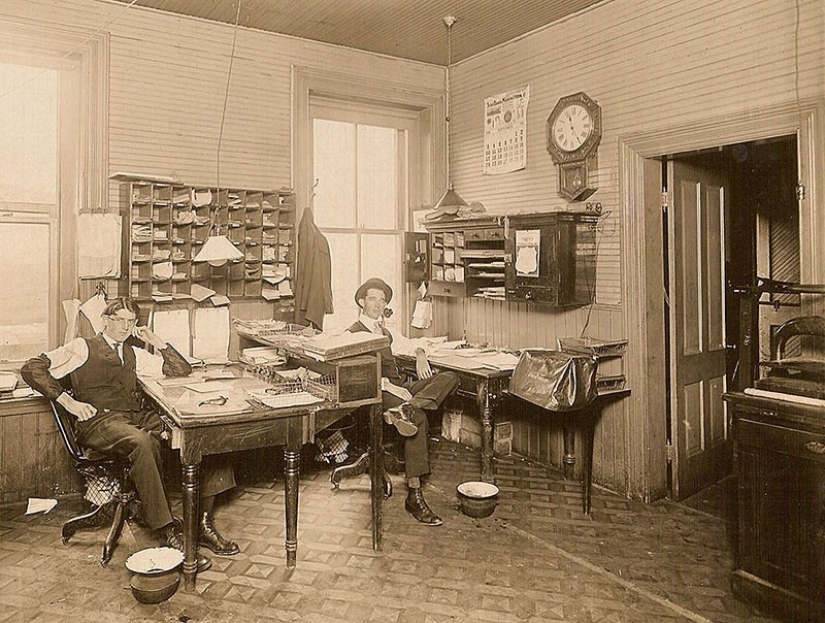 What were the offices like a hundred years ago What were the offices like a hundred years ago