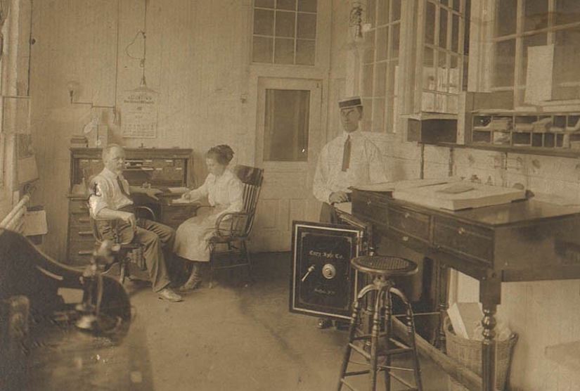 What were the offices like a hundred years ago What were the offices like a hundred years ago