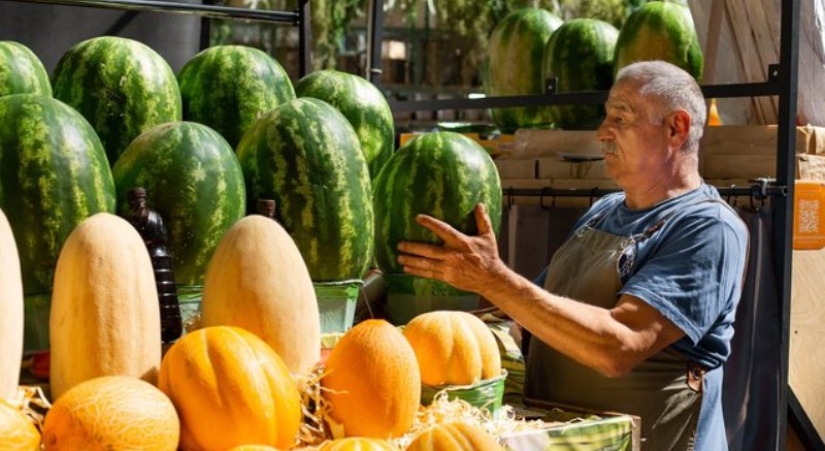 Which is healthier - watermelon or melon