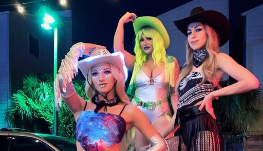 Who are space cowgirls and how did this fashionable aesthetic come about