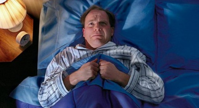 Why do bad thoughts prevent us from falling asleep and how to deal with it