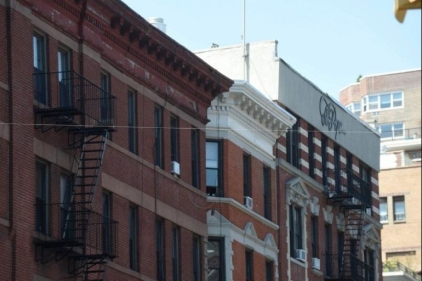 Why do Jews stretch kilometers of fishing line over cities around the world? Why do Jews stretch kilometers of fishing line over cities around the world?