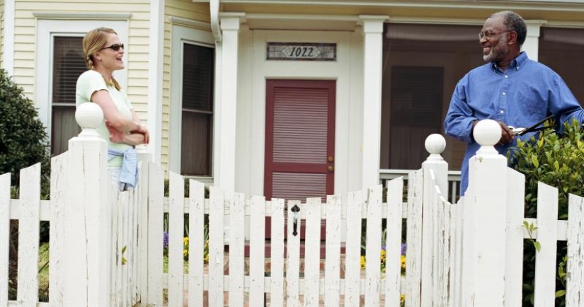 Why high and strong fences are banned in the USA Why high and strong fences are banned in the USA