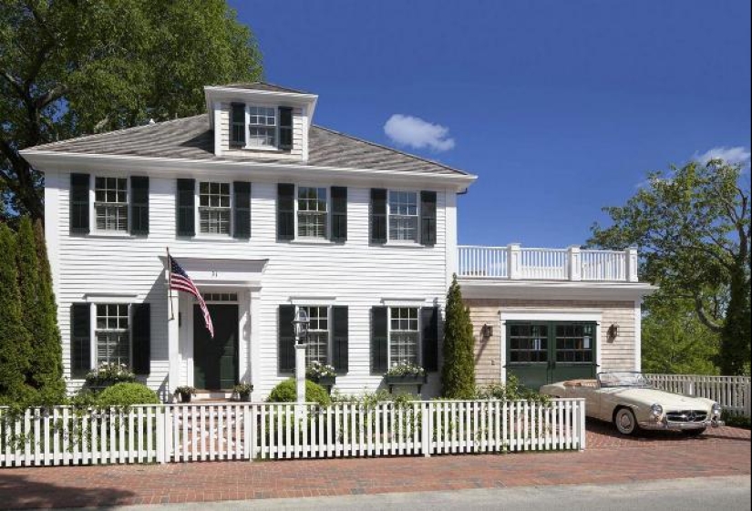 Why high and strong fences are banned in the USA Why high and strong fences are banned in the USA