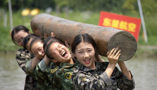 Why it's better not to mess with harsh Chinese flight attendants Why it's better not to mess with harsh Chinese flight attendants