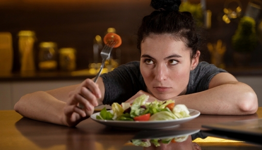 Why you don’t want to eat in the heat and isn’t it dangerous for your health?