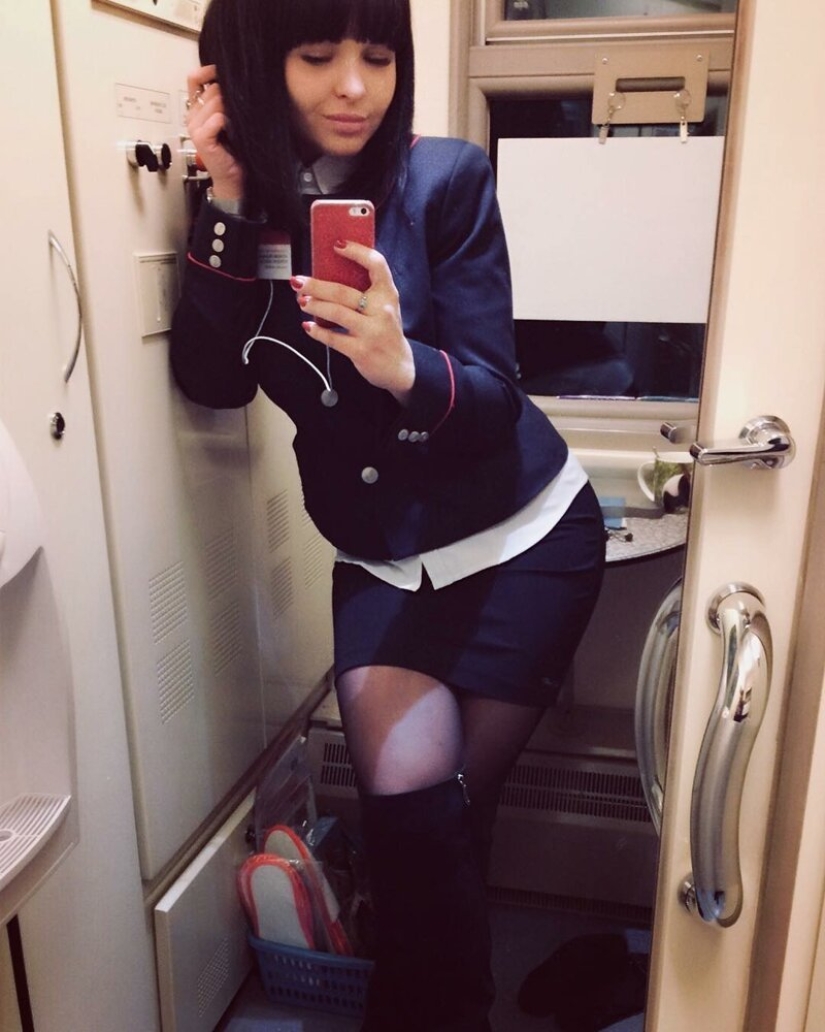 "With you anywhere!": the most beautiful fellow traveler in trains "With you anywhere!": the most beautiful fellow traveler in trains