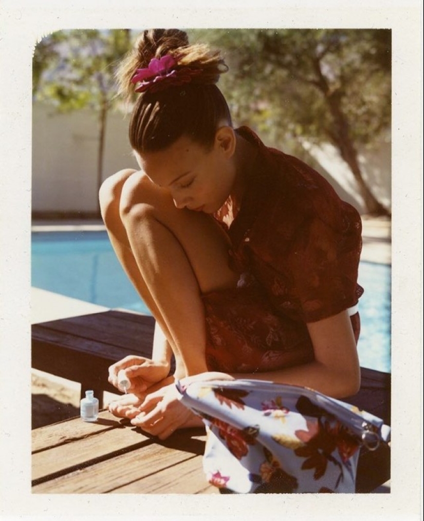 Women in atmospheric polaroids of the 1990s Women in atmospheric polaroids of the 1990s