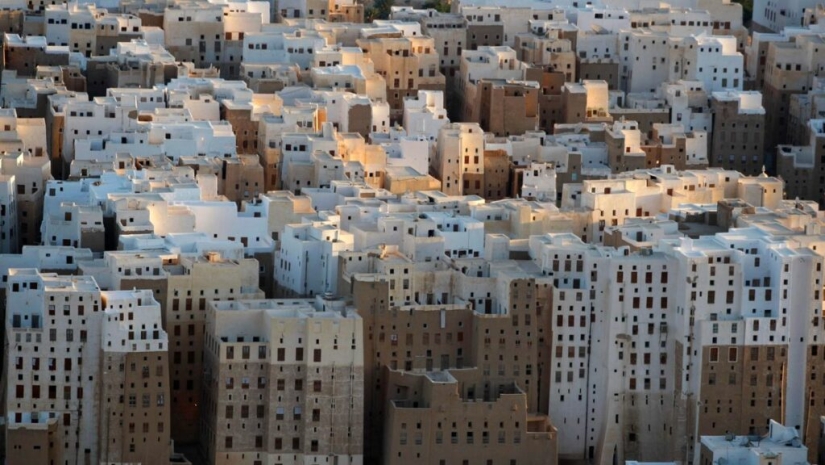 Yemeni Skyscrapers: Why is Shibam Called the 'Manhattan of the Desert'? Yemeni Skyscrapers: Why is Shibam Called the 'Manhattan of the Desert'?