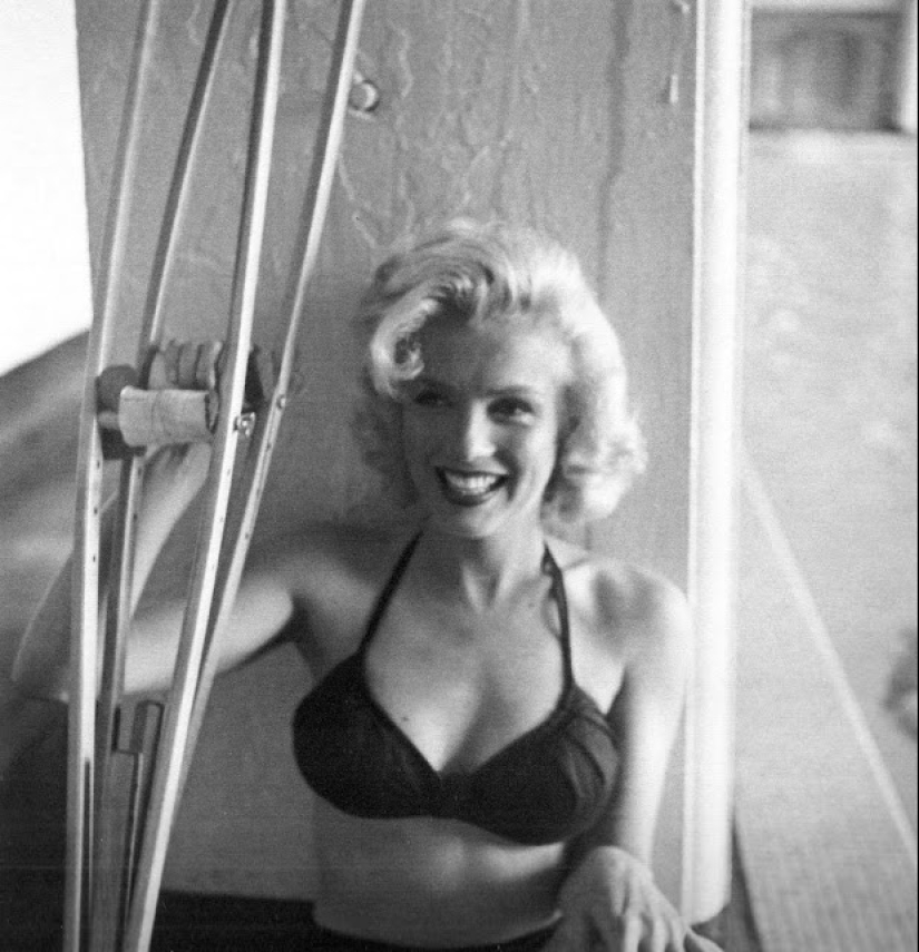 Yeso-la belleza no es un obstáculo: fotos raras de Marilyn Monroe en muletas Yeso-la belleza no es un obstáculo: fotos raras de Marilyn Monroe en muletas