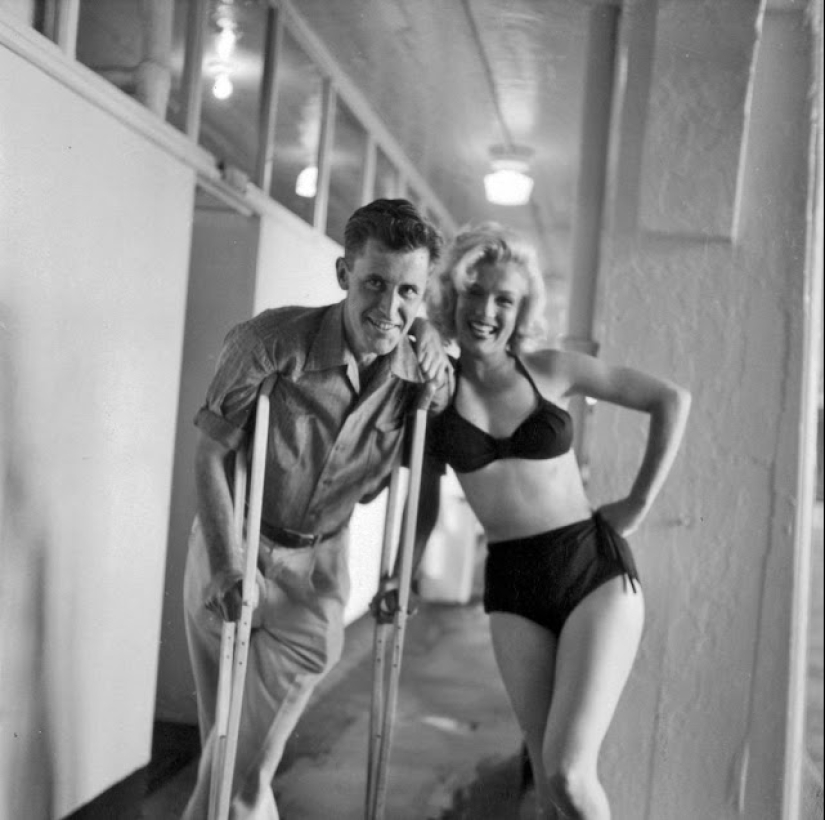 Yeso-la belleza no es un obstáculo: fotos raras de Marilyn Monroe en muletas Yeso-la belleza no es un obstáculo: fotos raras de Marilyn Monroe en muletas