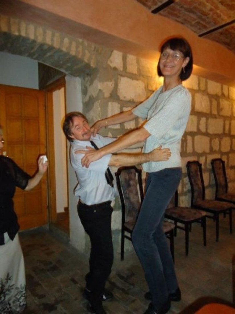 "You light bulb without a chair screwed?": the best photo and jokes about the high girls