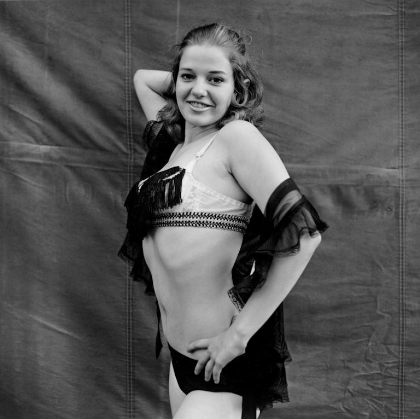 Fairground stripper Fairground stripper