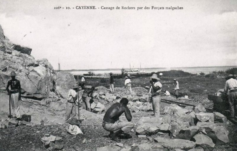 La prisión en la isla del Diablo: el despiadado blade "guillotina seca"