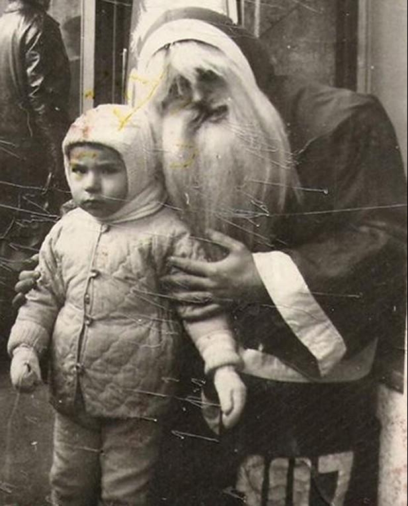 Papá Noel enojado y aterrador Papá Noel enojado y aterrador