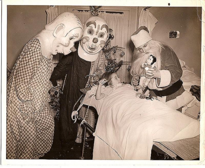 Papá Noel enojado y aterrador Papá Noel enojado y aterrador